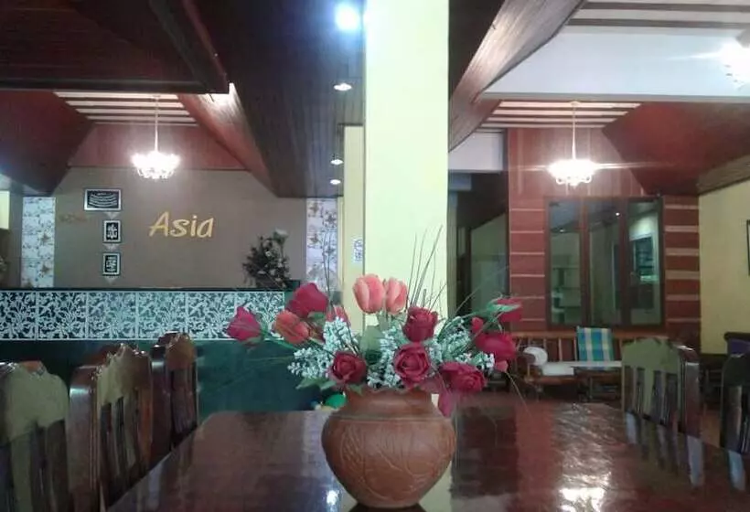 Hotelli Khao Lak Traveller Lodge