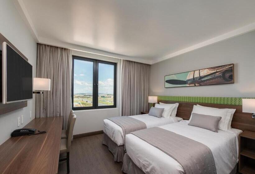 Отель Linx Confins