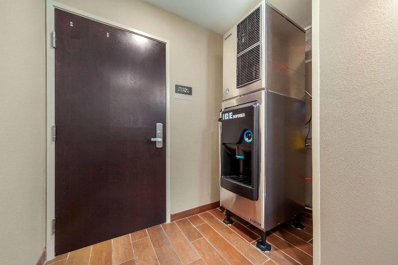 فندق Mainstay Suites Lincoln University Area