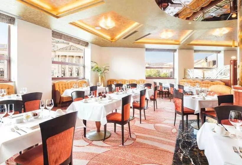 هتل Occidental Praha Wilson