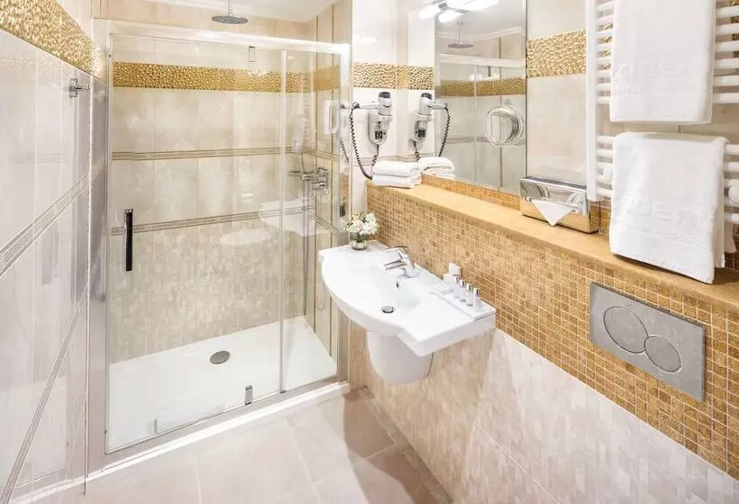 هتل Occidental Praha Wilson