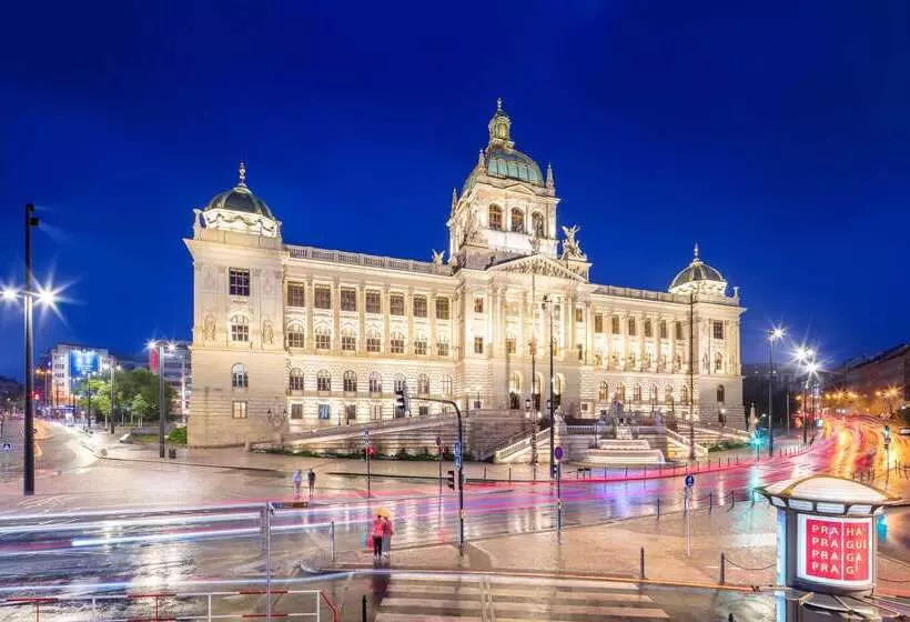 هتل Occidental Praha Wilson