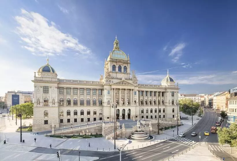 هتل Occidental Praha Wilson