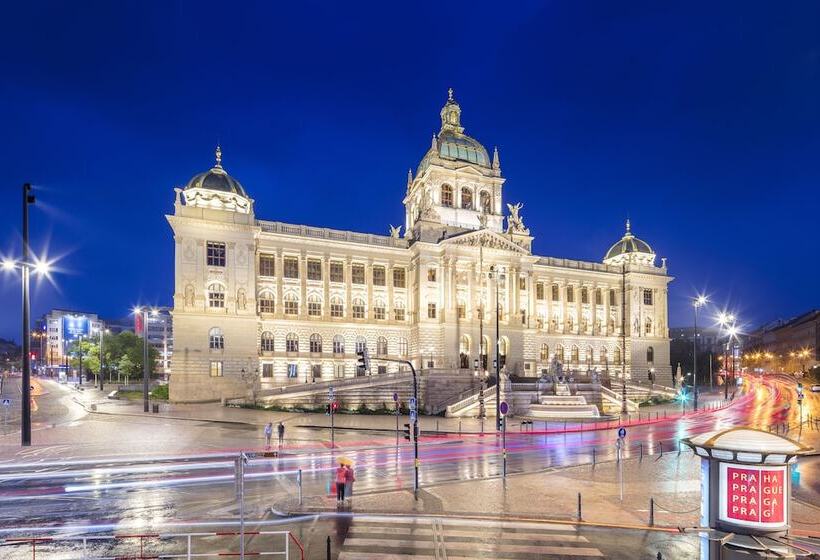 هتل Occidental Praha Wilson