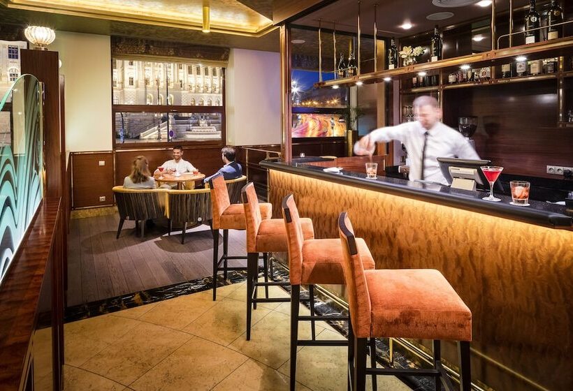 هتل Occidental Praha Wilson