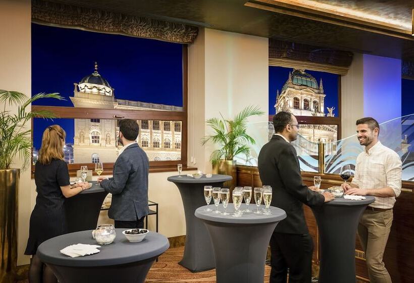 هتل Occidental Praha Wilson