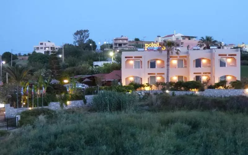 هتل Poledas Apartments