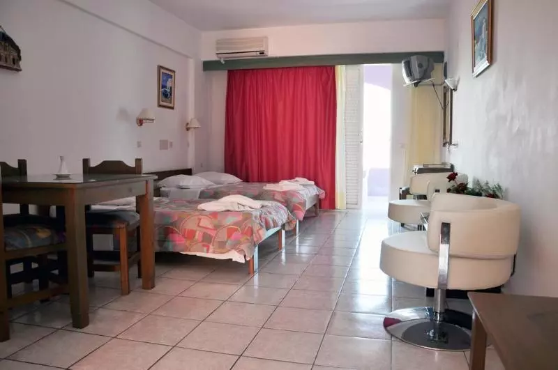 هتل Poledas Apartments