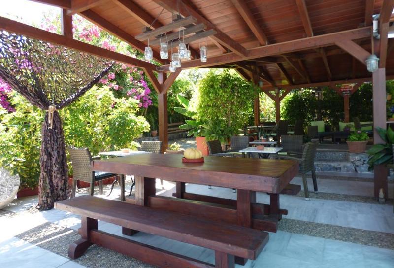 فندق Poledas Apartments