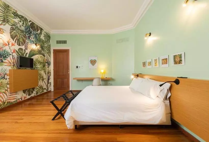 هتل Sacha Mistol Art