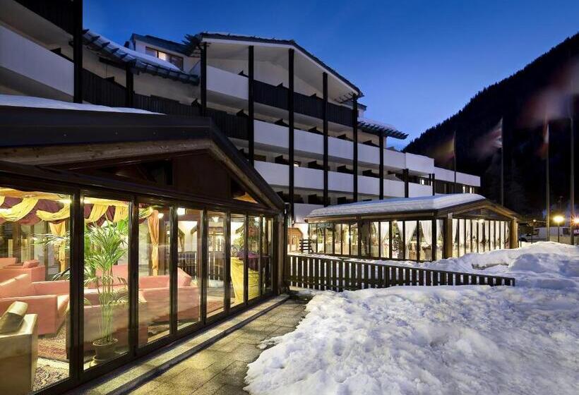 Отель Th La Thuile   Planibel