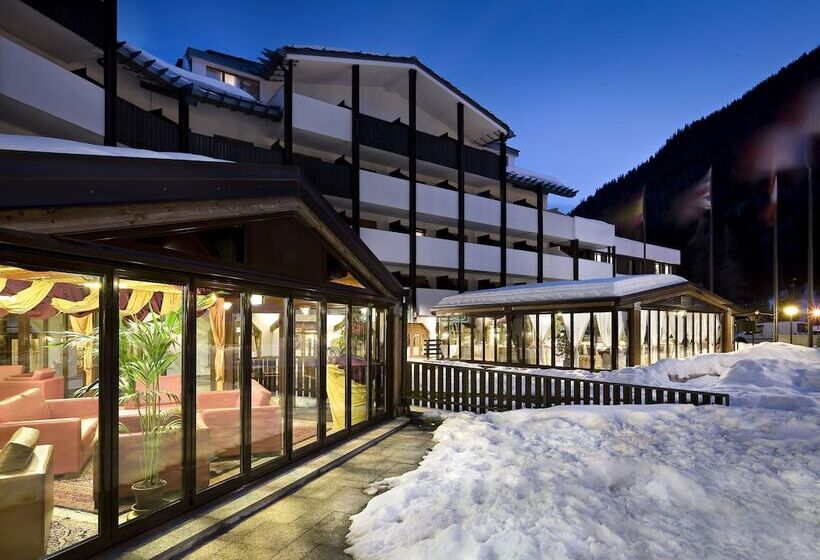 Отель Th La Thuile   Planibel