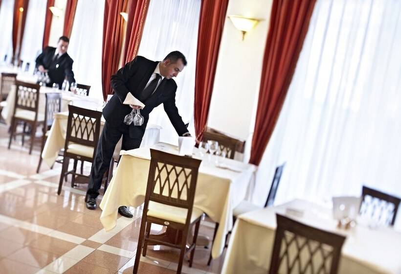 Отель Th La Thuile   Planibel