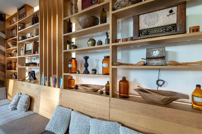 Отель Urban Lodge