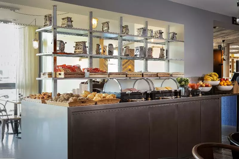 Отель Urban Lodge