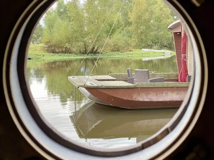 Отель Village Toue Du Domaine Des Demoiselles