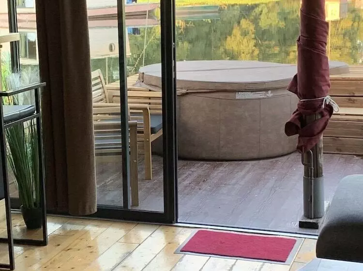 Отель Village Toue Du Domaine Des Demoiselles