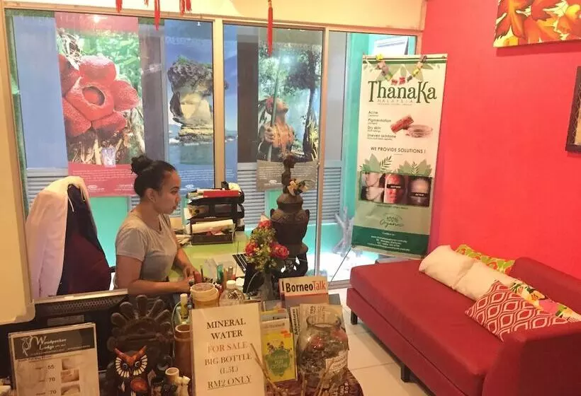 هتل Woodpecker Lodge Kuching