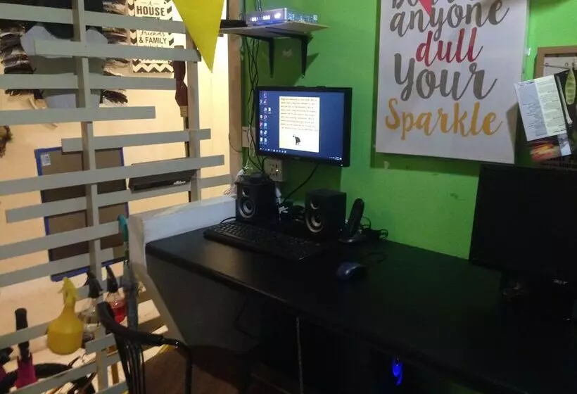 هتل Woodpecker Lodge Kuching