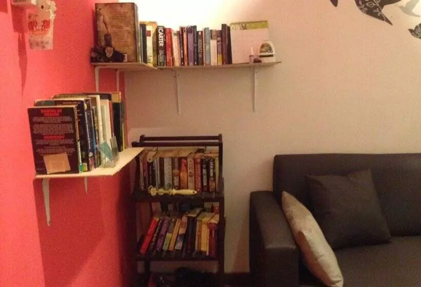 هتل Woodpecker Lodge Kuching