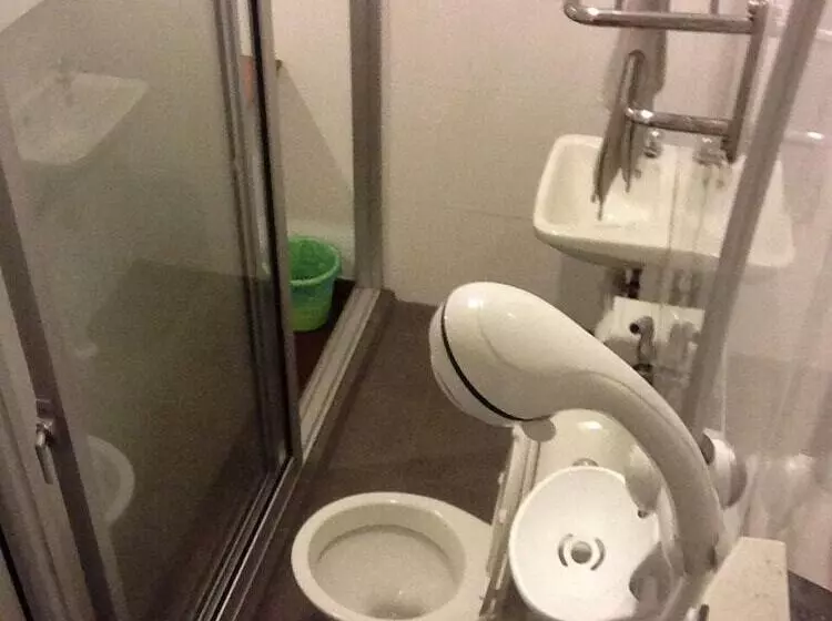 هتل Woodpecker Lodge Kuching