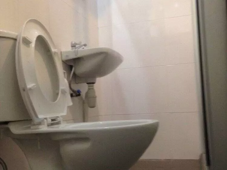 هتل Woodpecker Lodge Kuching