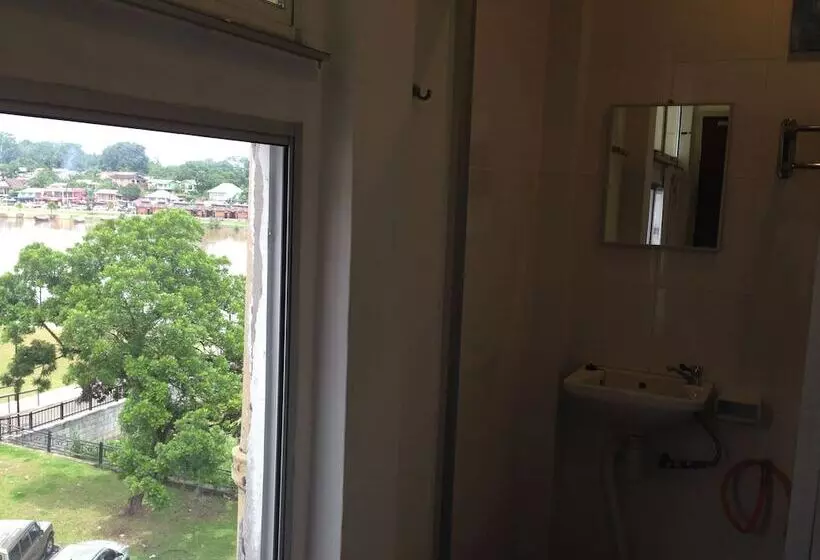 هتل Woodpecker Lodge Kuching