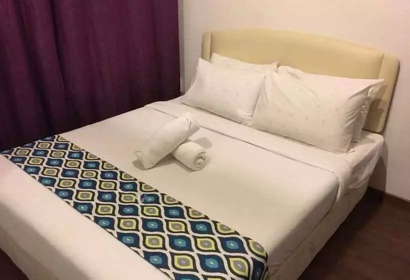 هتل Woodpecker Lodge Kuching