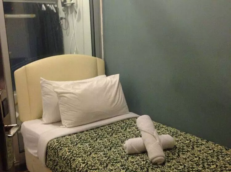 هتل Woodpecker Lodge Kuching