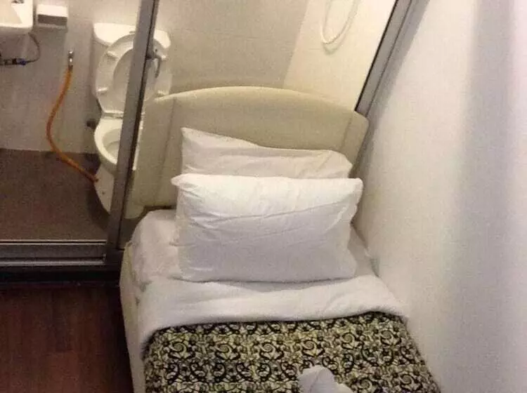 هتل Woodpecker Lodge Kuching