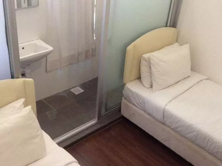 هتل Woodpecker Lodge Kuching