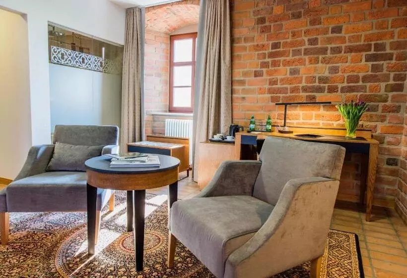 בית מלון כפרי Zamek Topacz