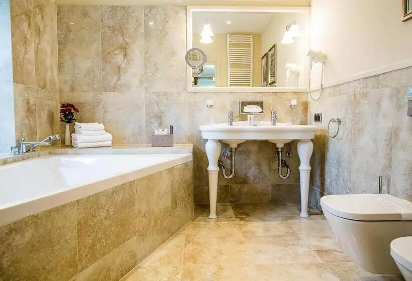 בית מלון כפרי Zamek Topacz