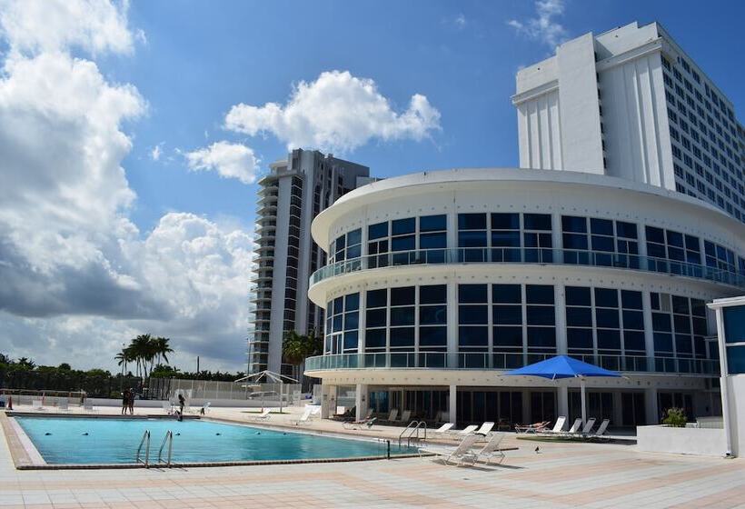 New Point Miami Beach Apartments