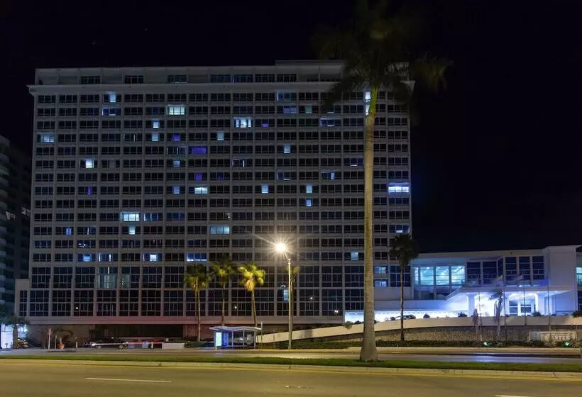 New Point Miami Beach Apartments