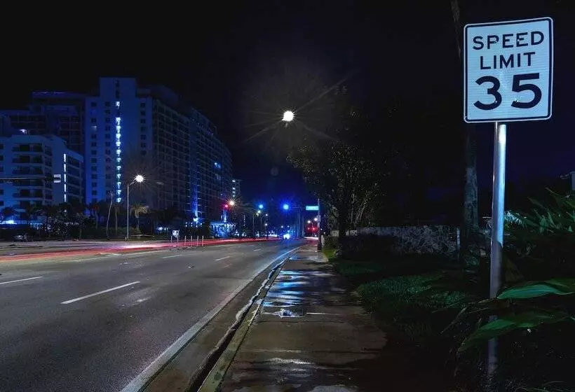 New Point Miami Beach Apartments