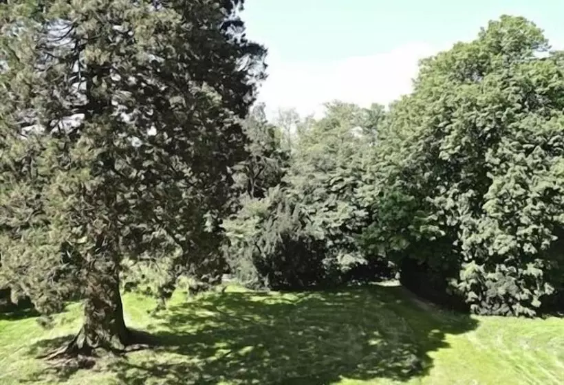 פנסיון Château Les Vallées