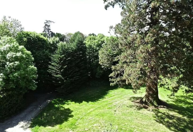 פנסיון Château Les Vallées