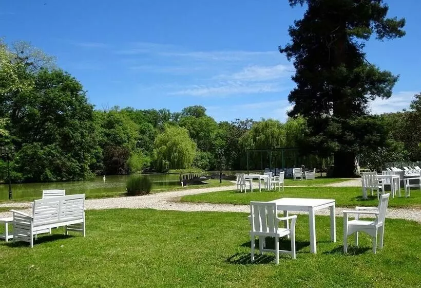 פנסיון Château Les Vallées