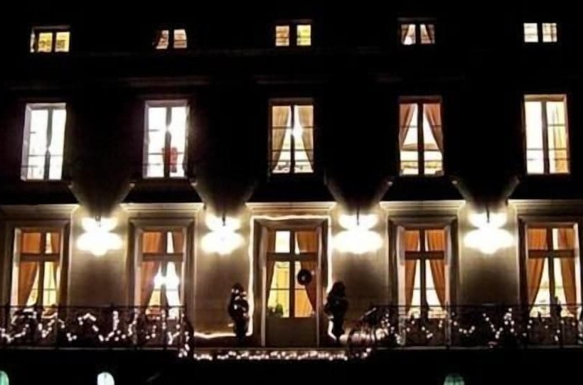 بنسيون Château Les Vallées