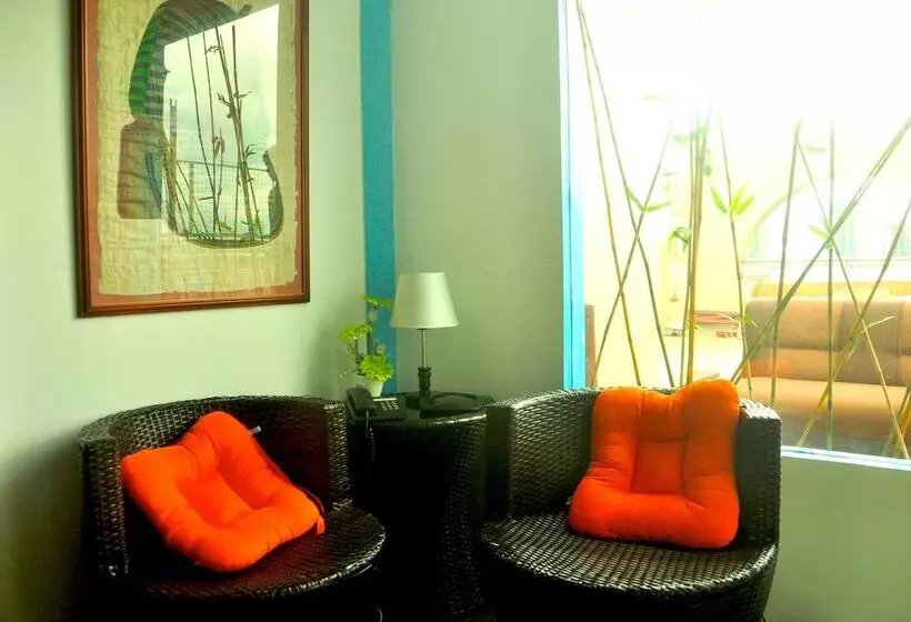 The Fort Budget Hotel Bonifacio Global City Hostel