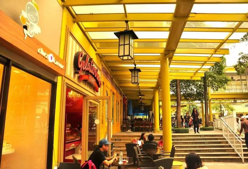 The Fort Budget Hotel Bonifacio Global City Hostel