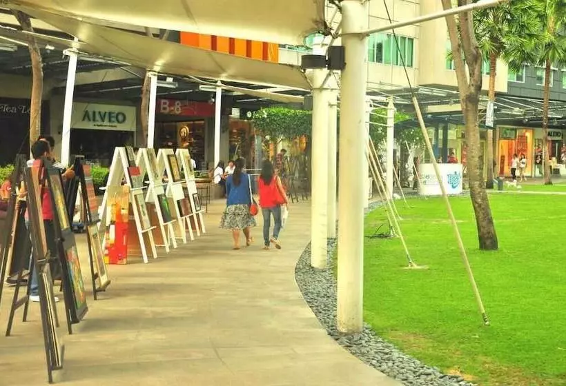 The Fort Budget Hotel Bonifacio Global City Hostel