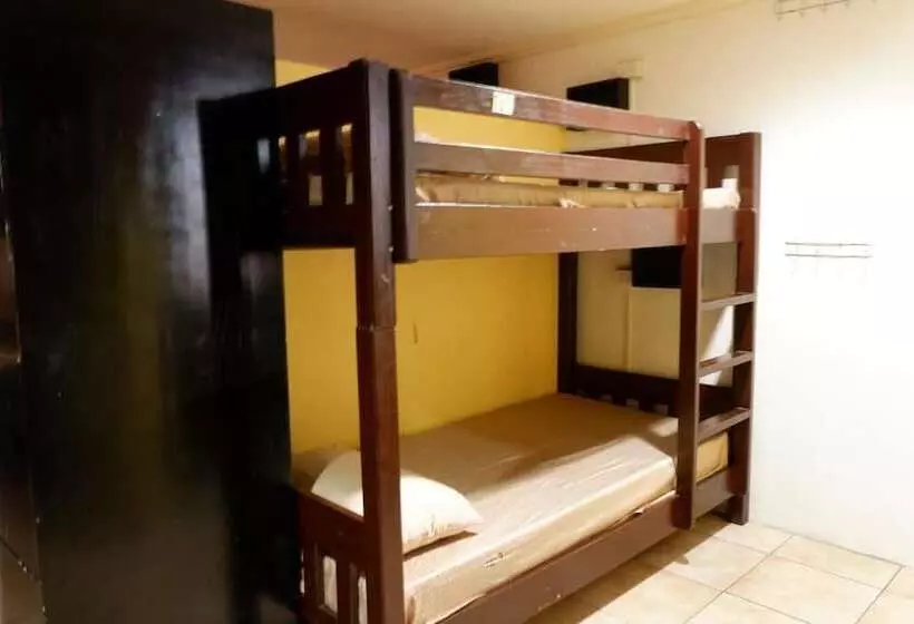 The Fort Budget Hotel Bonifacio Global City Hostel