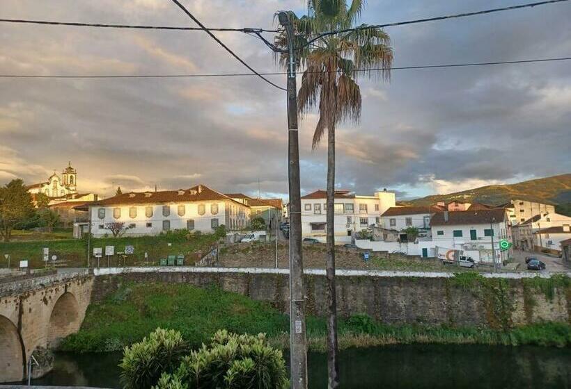 مبيت وإفطار Casa Da Ponte, Coja