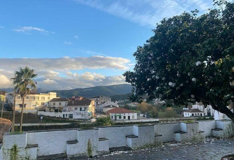 مبيت وإفطار Casa Da Ponte, Coja