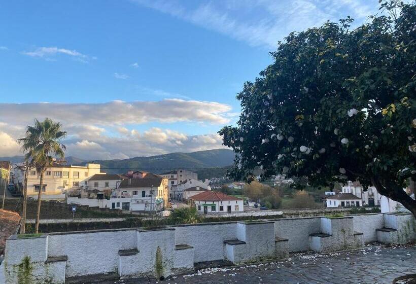 مبيت وإفطار Casa Da Ponte, Coja