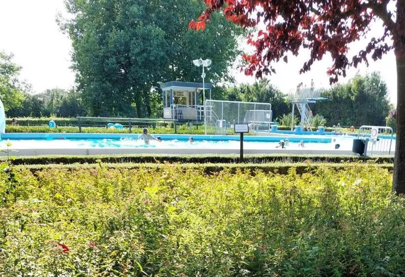 Aamiaismajoitus (B&B) Chalet Conference 6 Pers