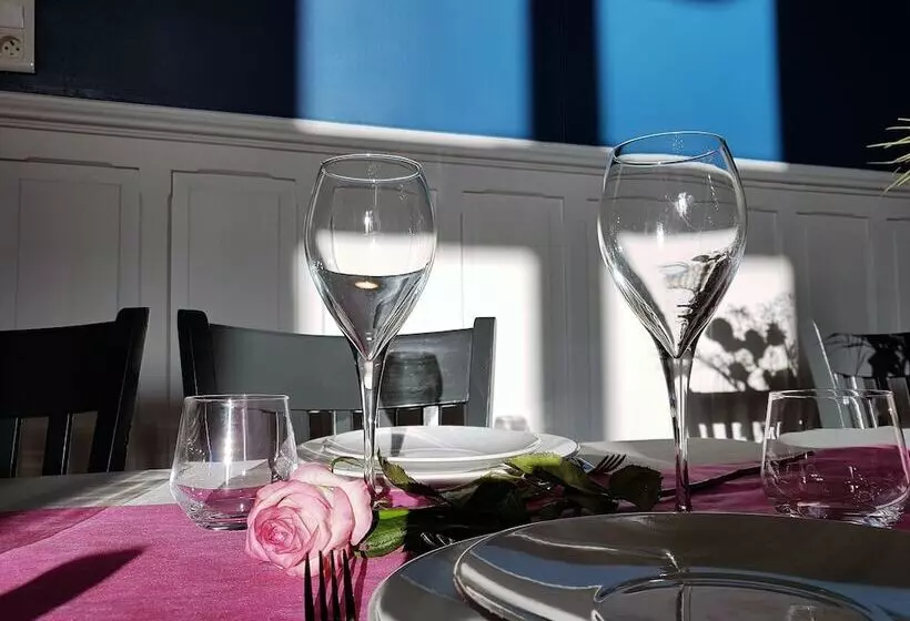 Aamiaismajoitus (B&B) Château De La Rose