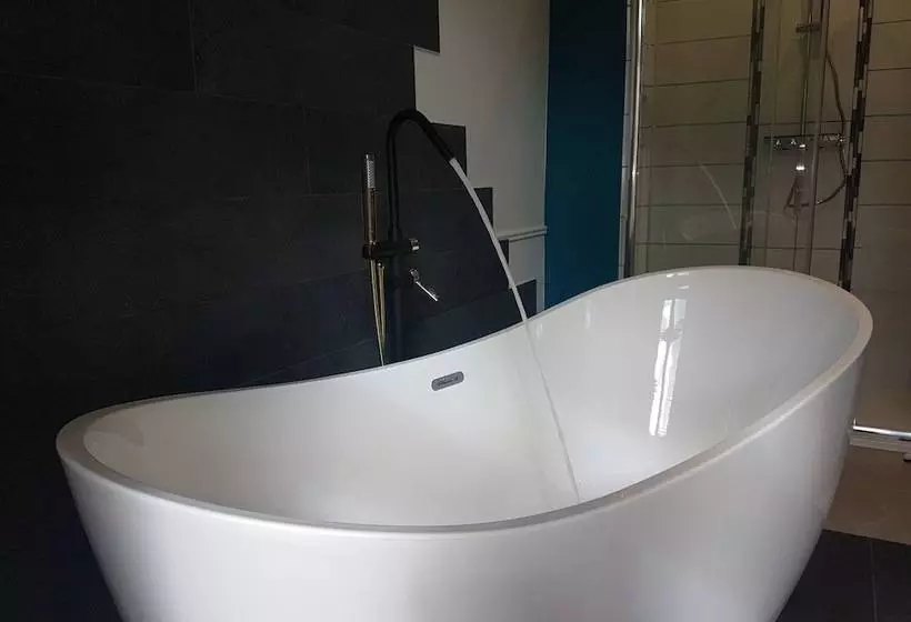 Aamiaismajoitus (B&B) Château De La Rose